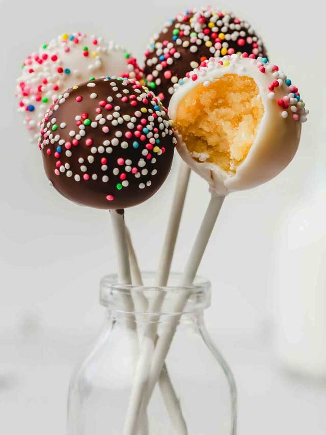 Sweet Delights: How to Make Irresistible Cake Pops in Minutes